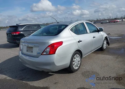 2013 Nissan Versa 1.6 S из США, поврежденный, VIN 3N1CN7AP3DL860487